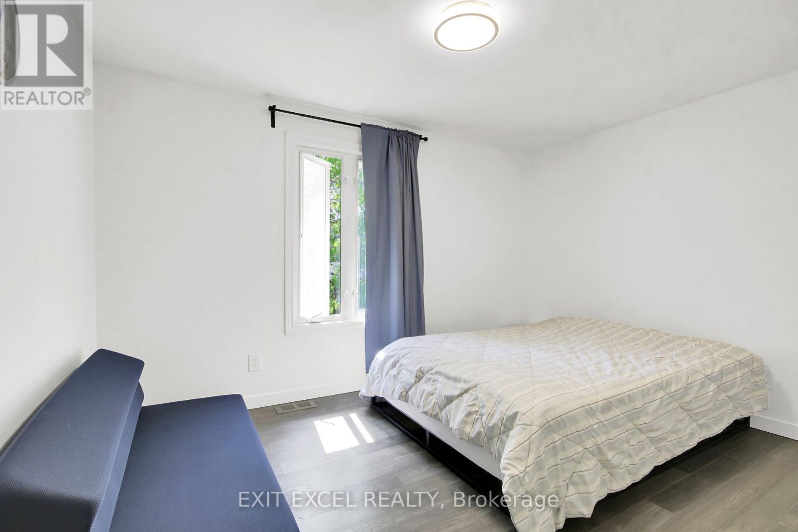 25 UXBRIDGE CRESCENT - Image 16