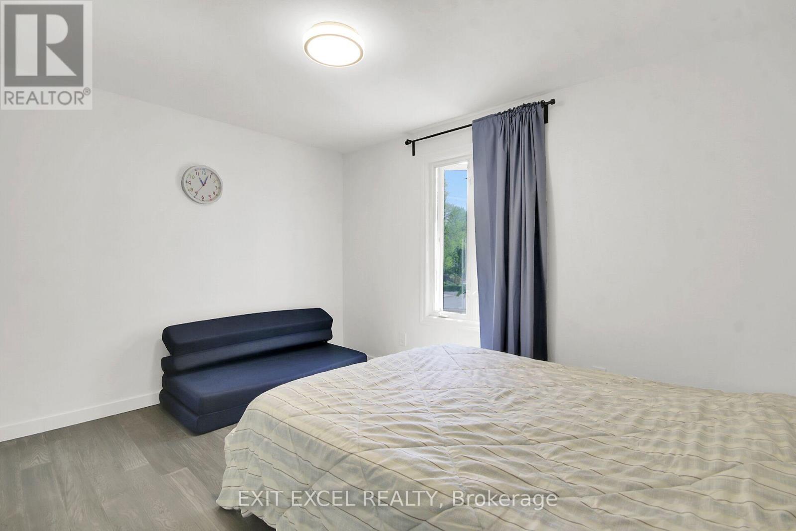 25 UXBRIDGE CRESCENT - Image 17