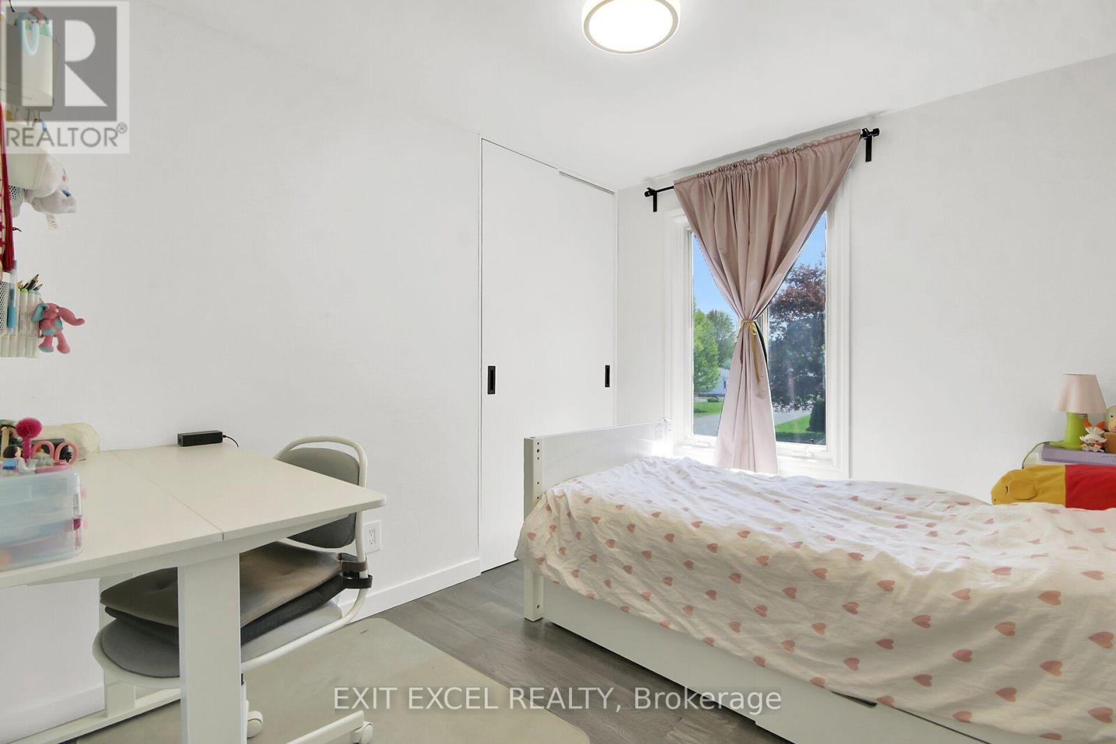 25 UXBRIDGE CRESCENT - Image 19