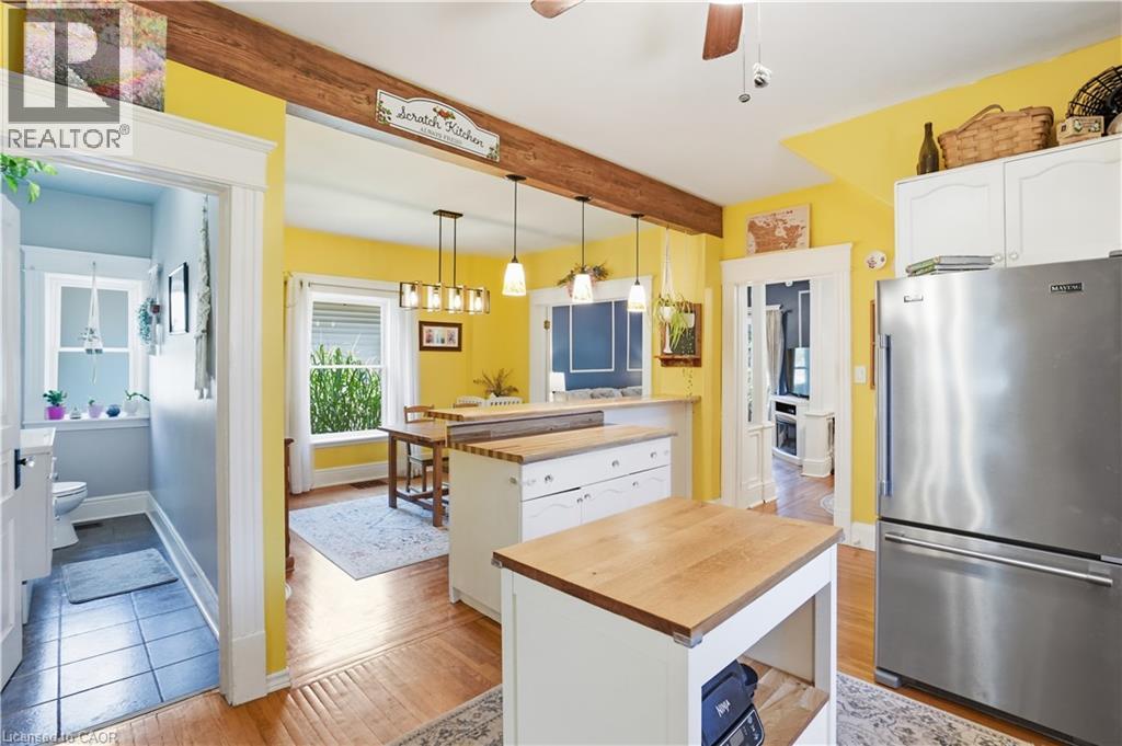8 STRATHCONA Avenue - Image 16