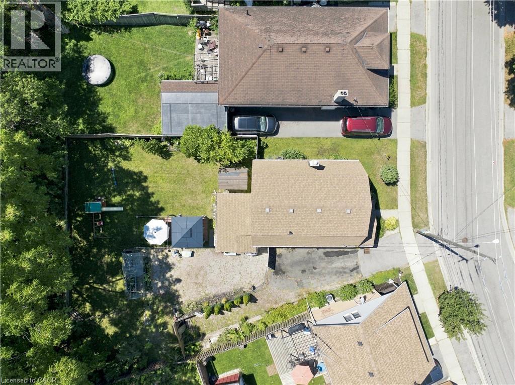 8 STRATHCONA Avenue - Image 34