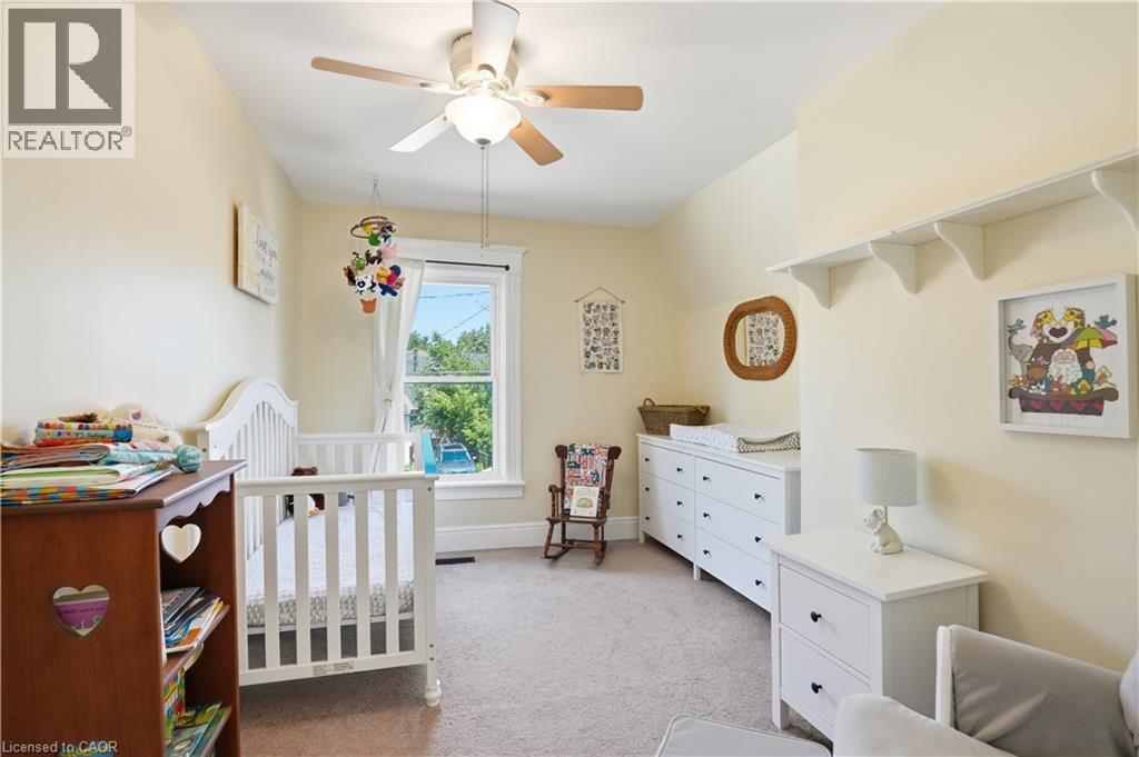 8 STRATHCONA Avenue - Image 22