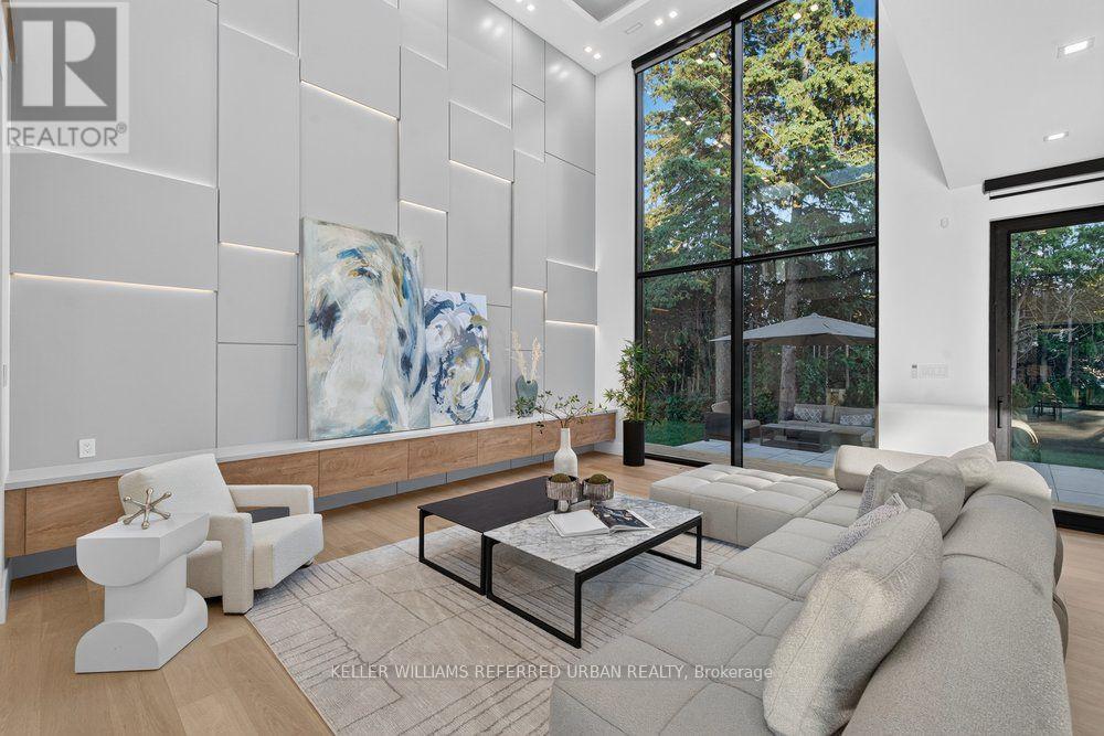 11 KNOWLES CRESCENT - 10