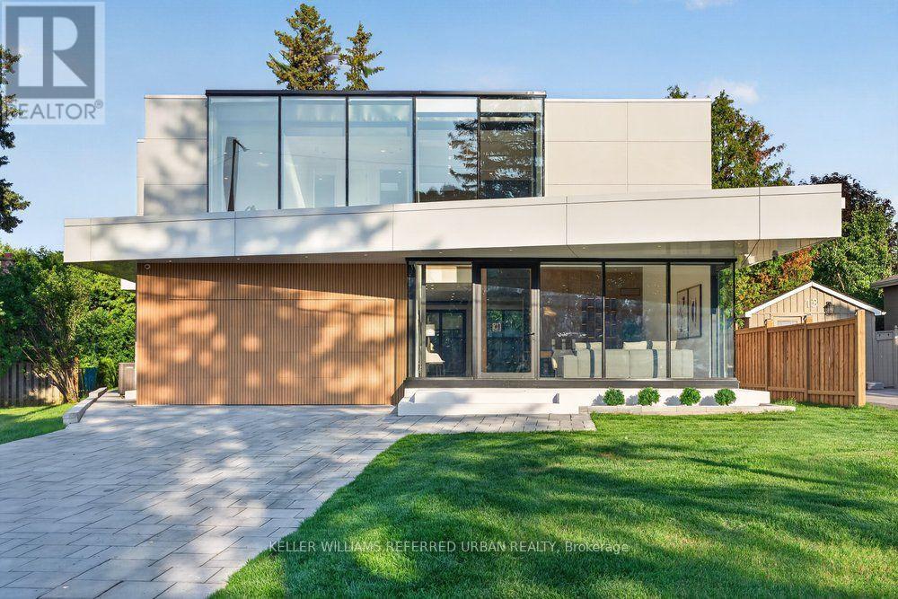 11 KNOWLES CRESCENT - 2