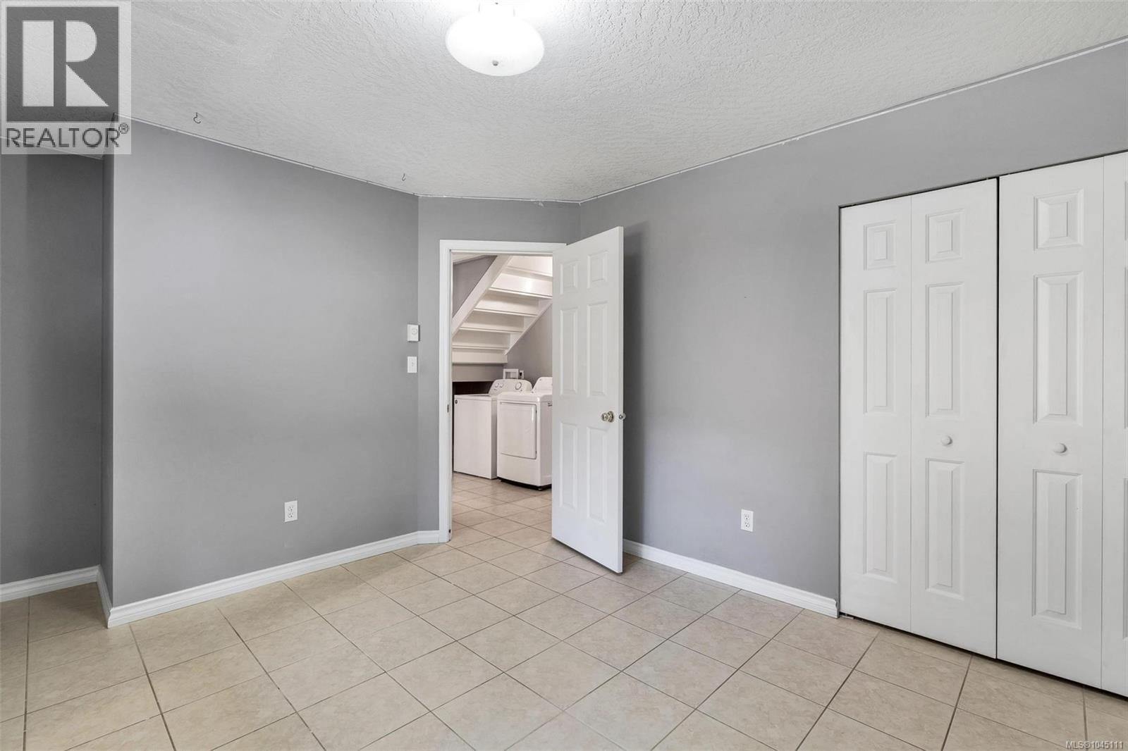 4833 Maplegrove St - 47