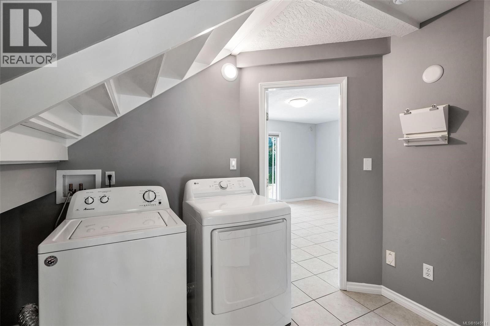 4833 Maplegrove Street, Saanich
