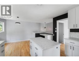 4833 Maplegrove St, Saanich, BC V8Y3B9 Photo 18