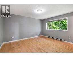 4833 Maplegrove St, Saanich, BC V8Y3B9 Photo 25