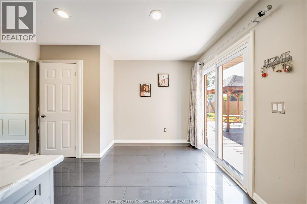 386 WOODRIDGE - Image 13