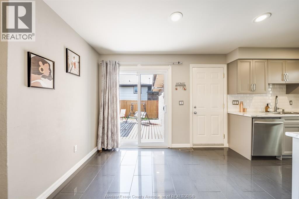 386 WOODRIDGE - Image 14