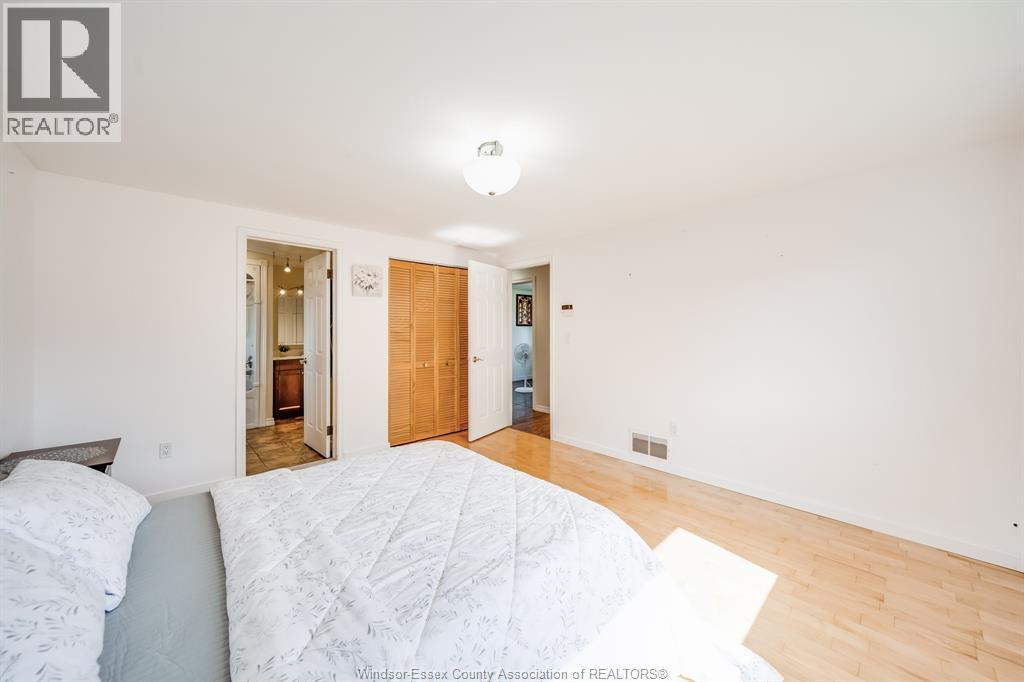 386 WOODRIDGE - Image 24