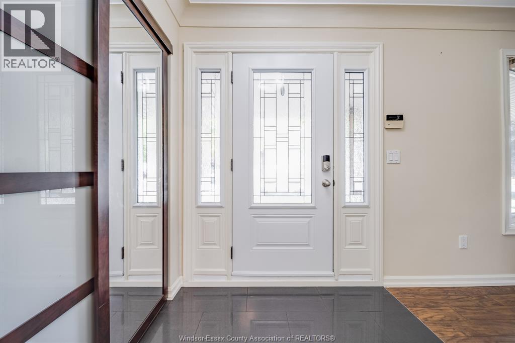 386 WOODRIDGE - Image 3
