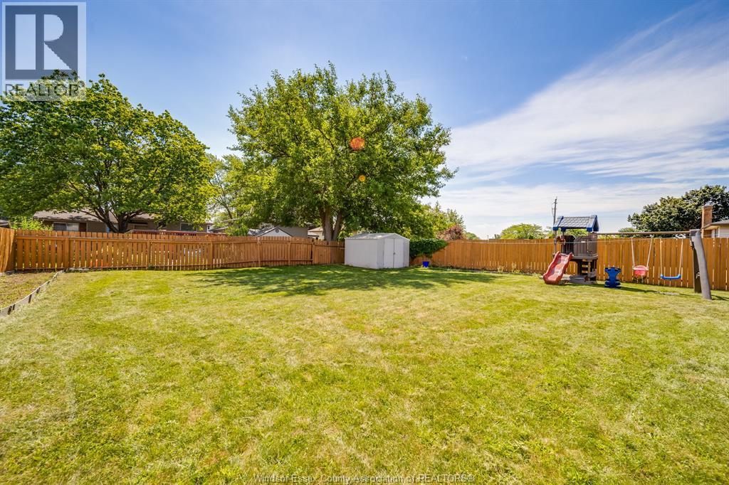 386 WOODRIDGE - Image 48