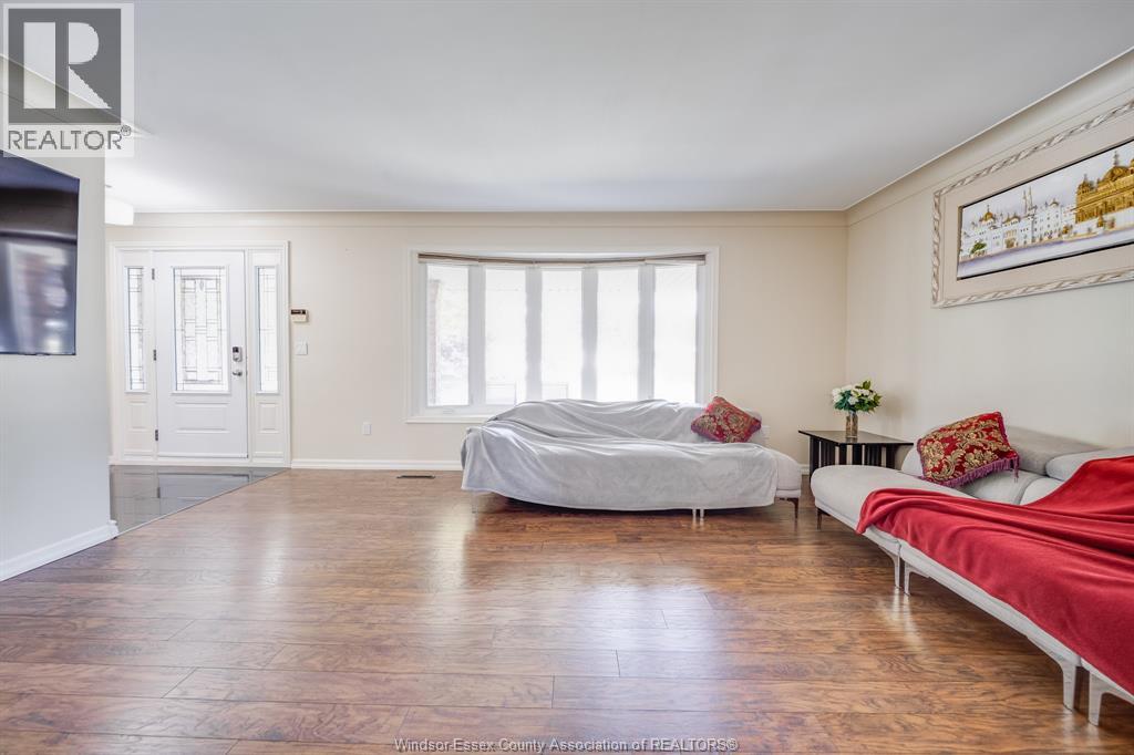 386 WOODRIDGE - Image 5