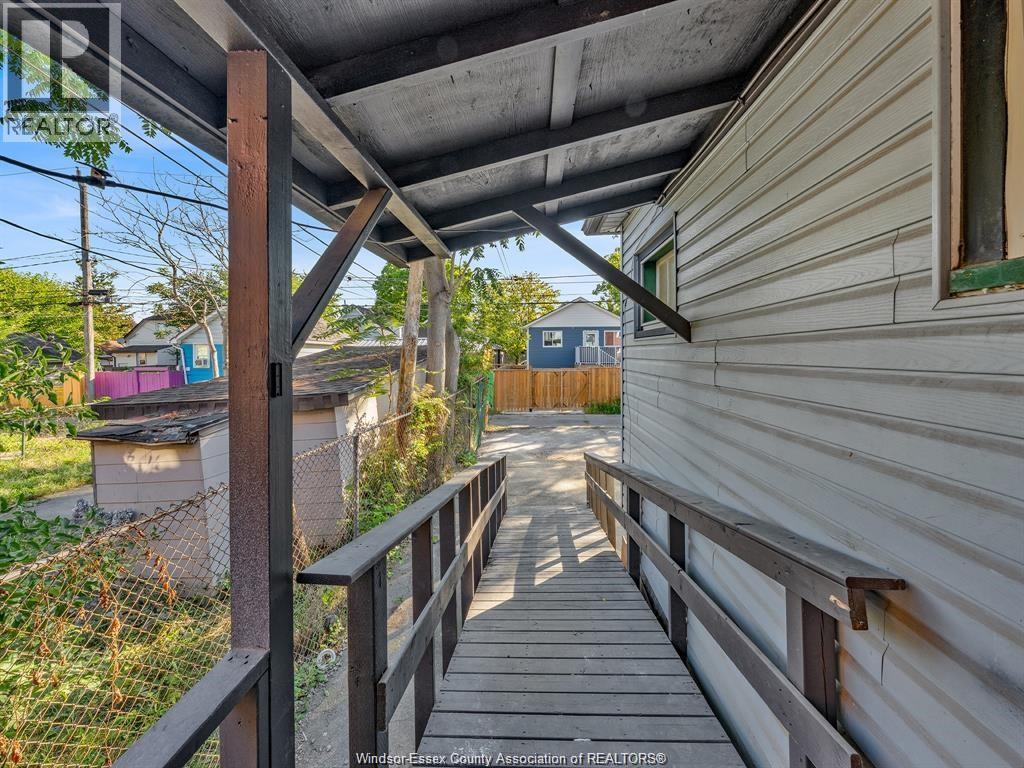 1052 DROUILLARD ROAD - 39
