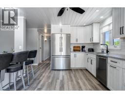 Kitchen/Dining room - 574 Bevel Line, Leamington, ON N8H3V4 Photo 9