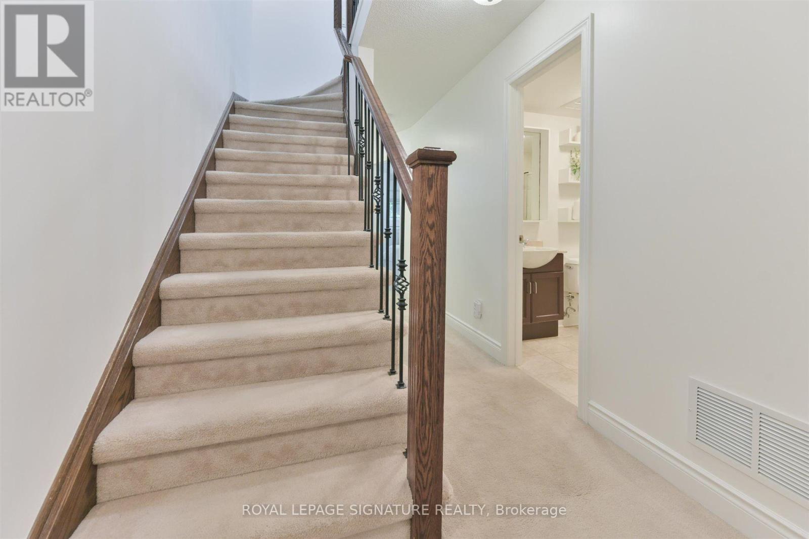 #24 70 BYNG AVENUE - 19