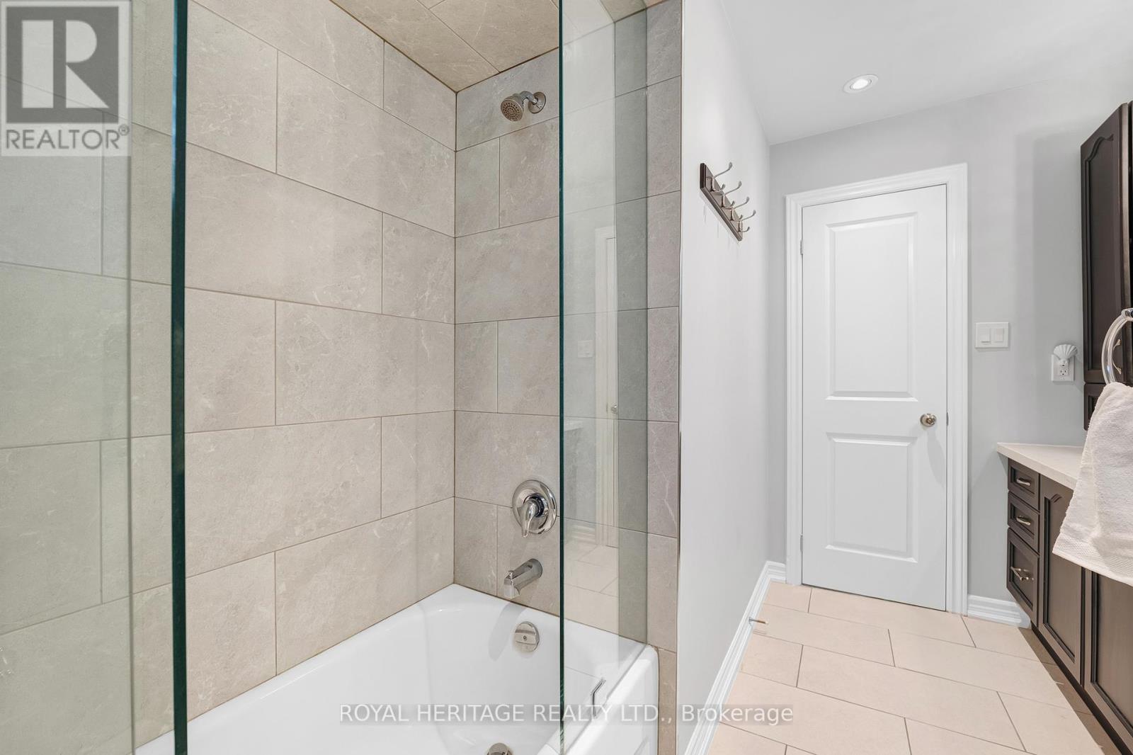 1856 ROSEBANK ROAD - 27