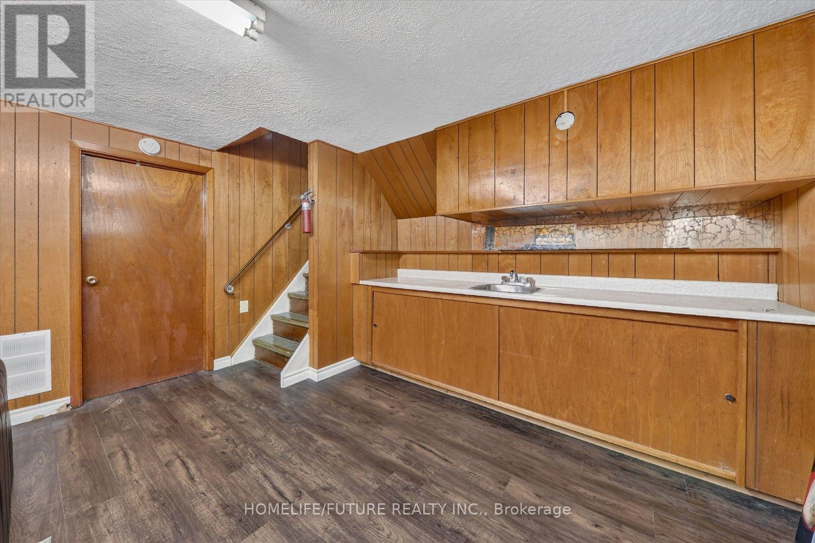 163 LABRADOR DRIVE - 22