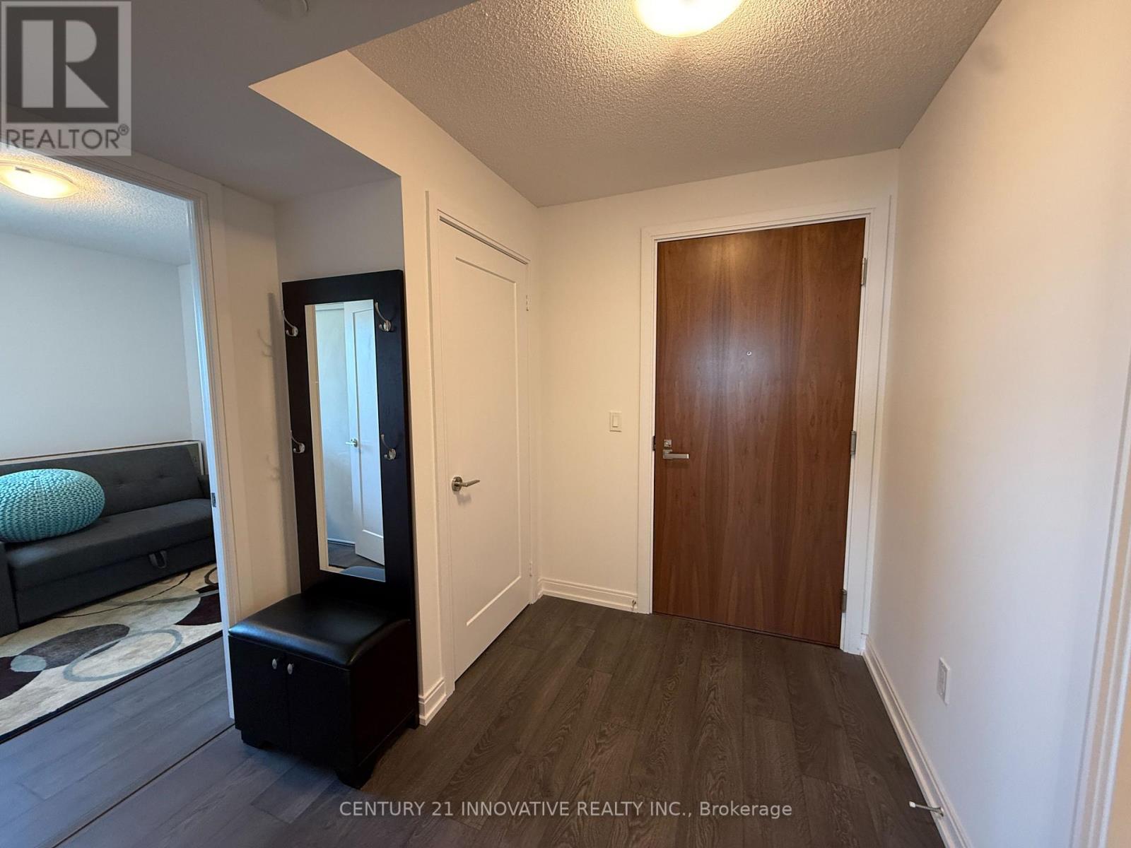 Photo of 275 Village Green Square