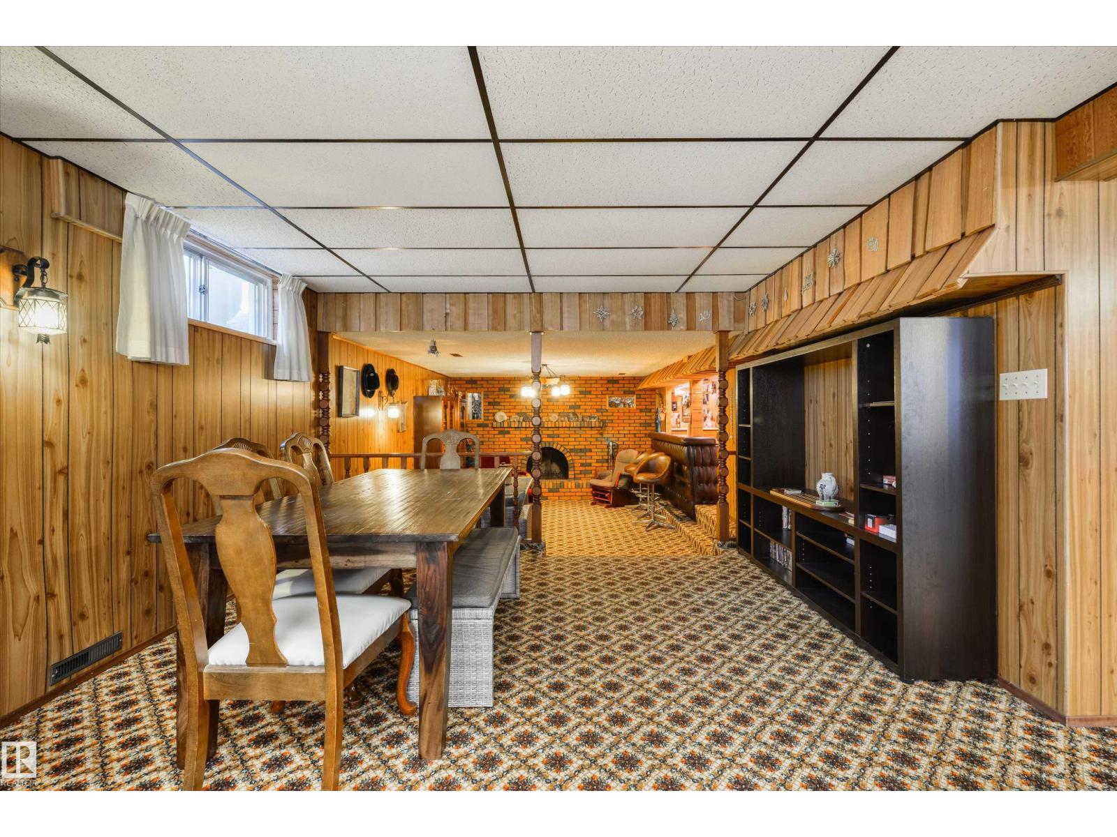 206 WOLF WILLOW CR NW - 44