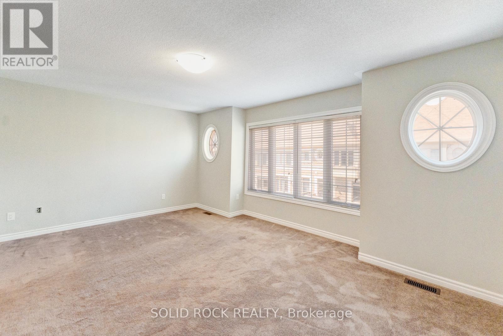 142 FAROOQ BOULEVARD S - 25