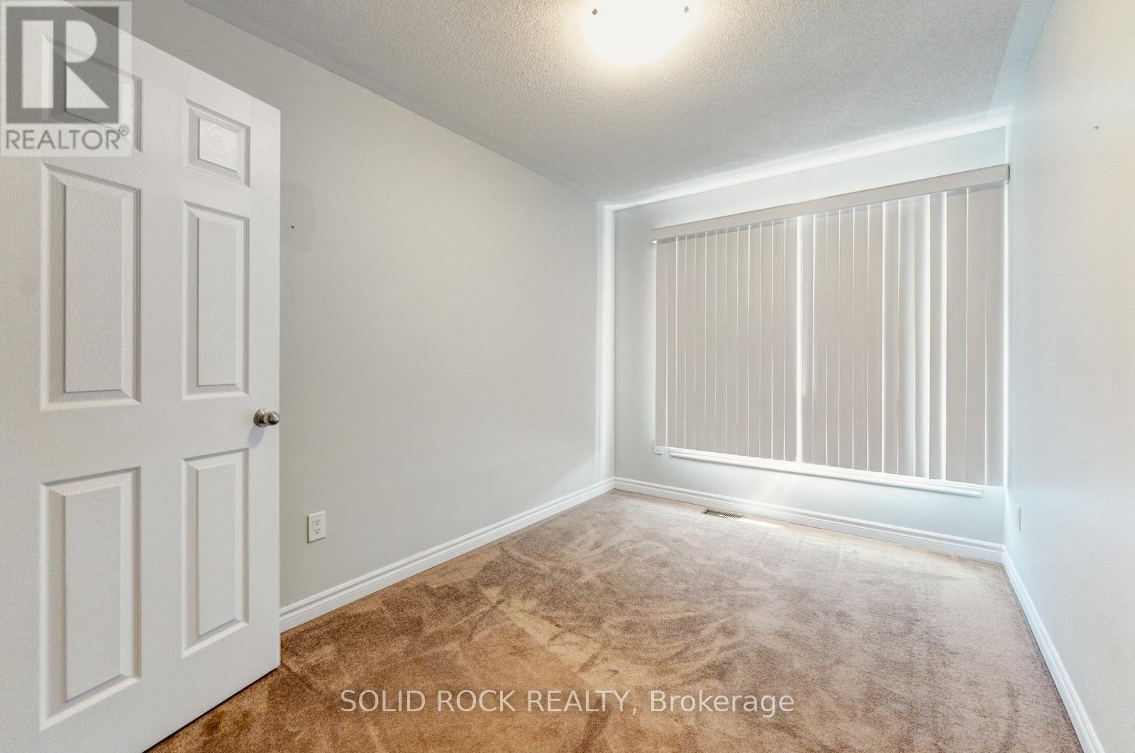 142 FAROOQ BOULEVARD S - 32