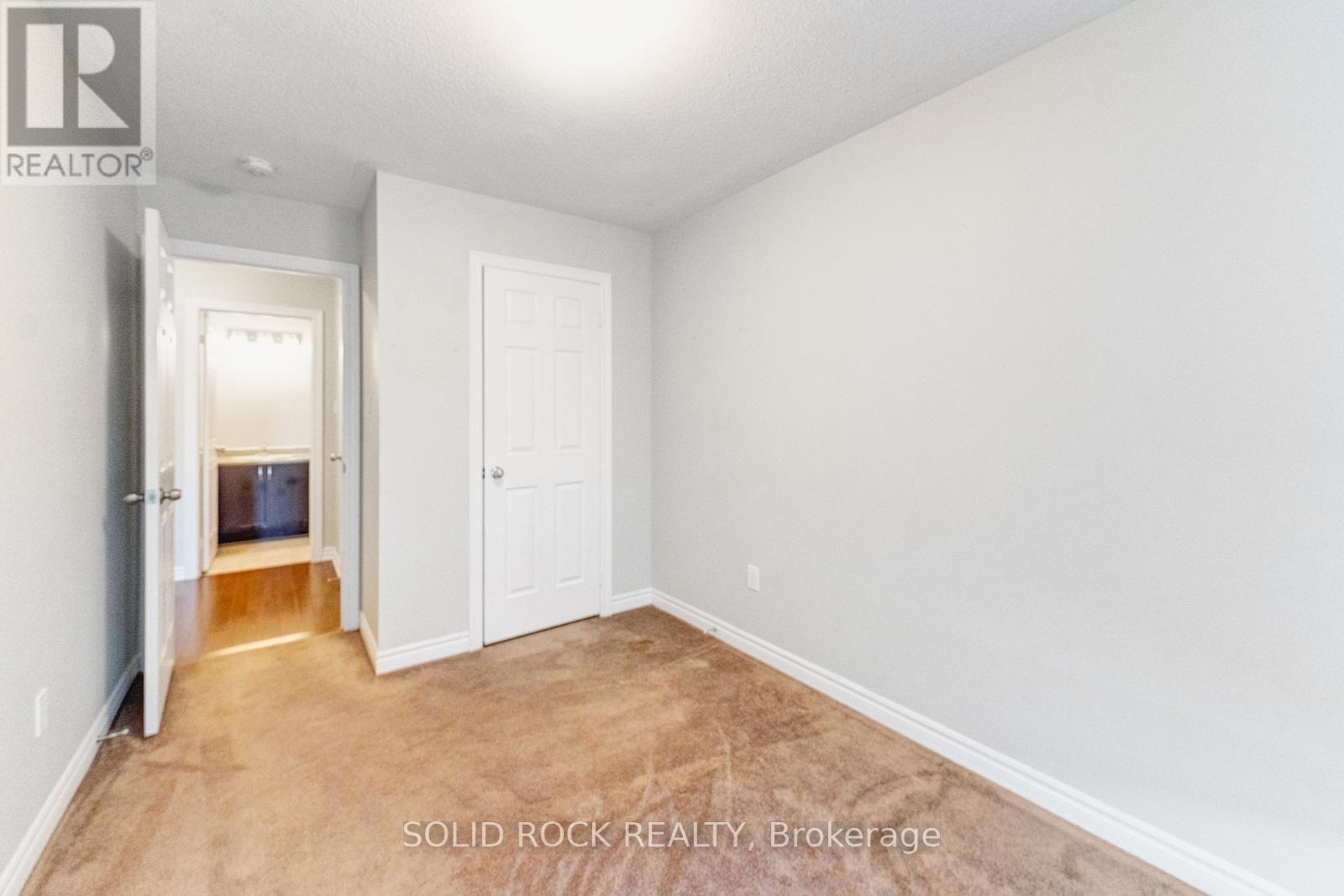 142 FAROOQ BOULEVARD S - 33