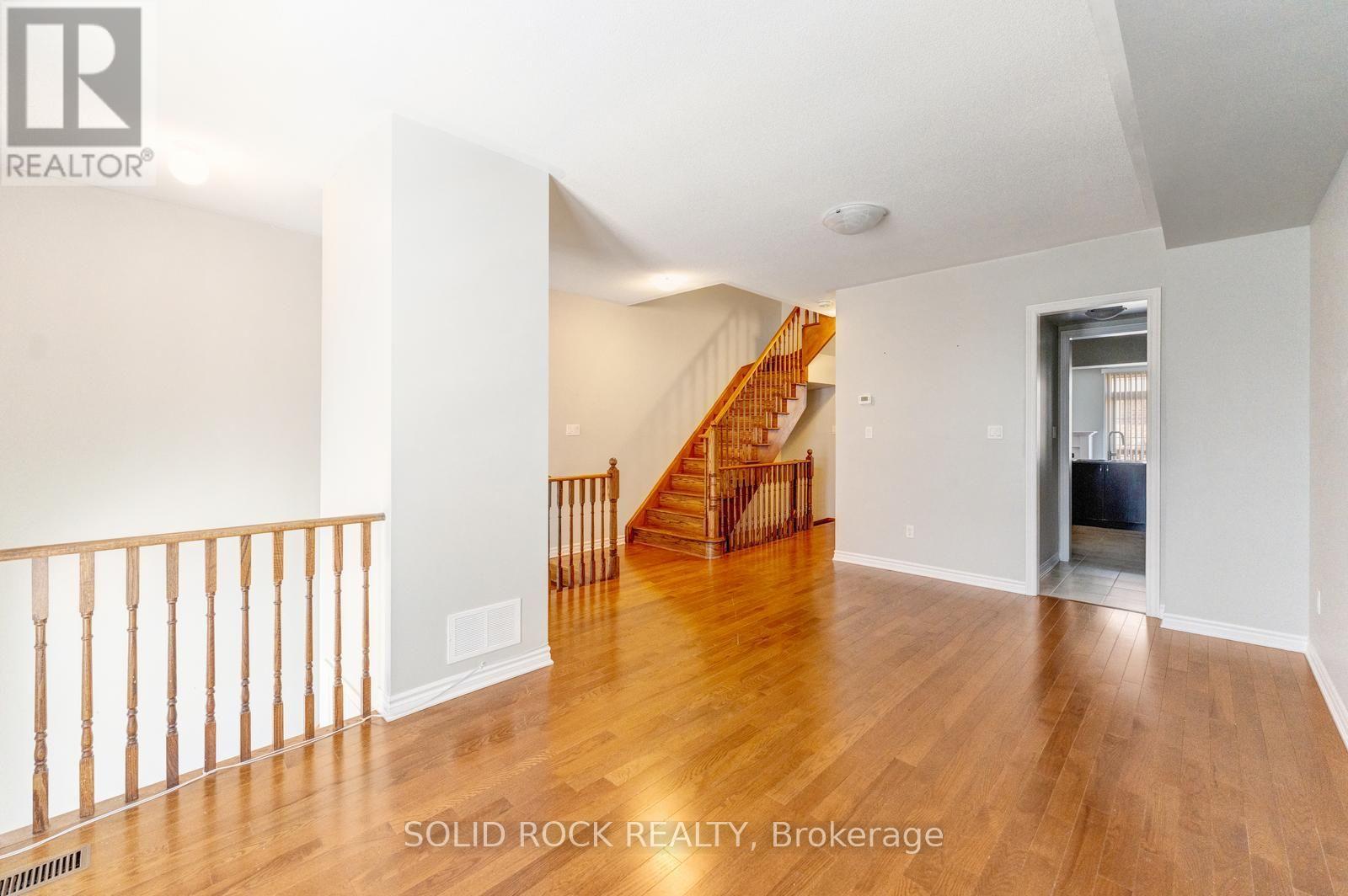 142 FAROOQ BOULEVARD S - 8