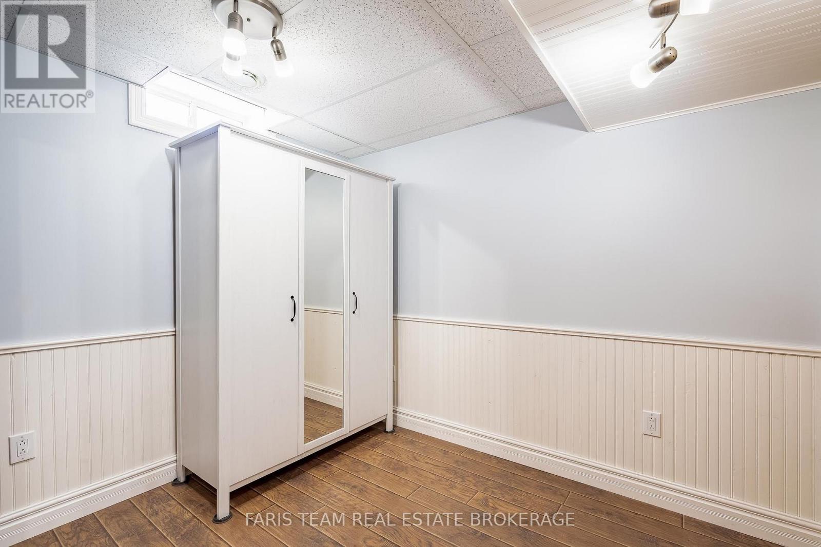 1948 EMERALD COURT - Image 32