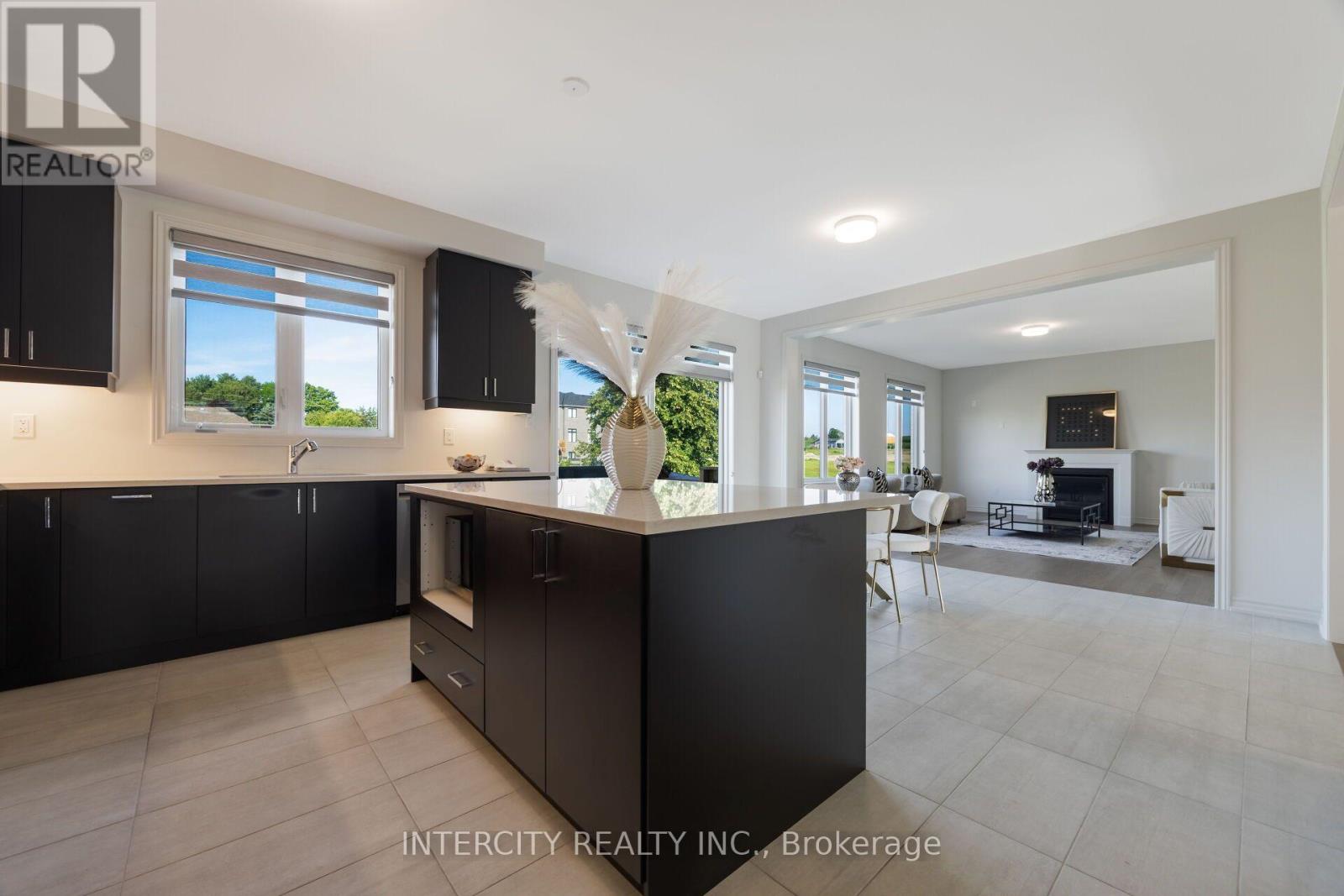 8 ELDERBERRY WAY - 23