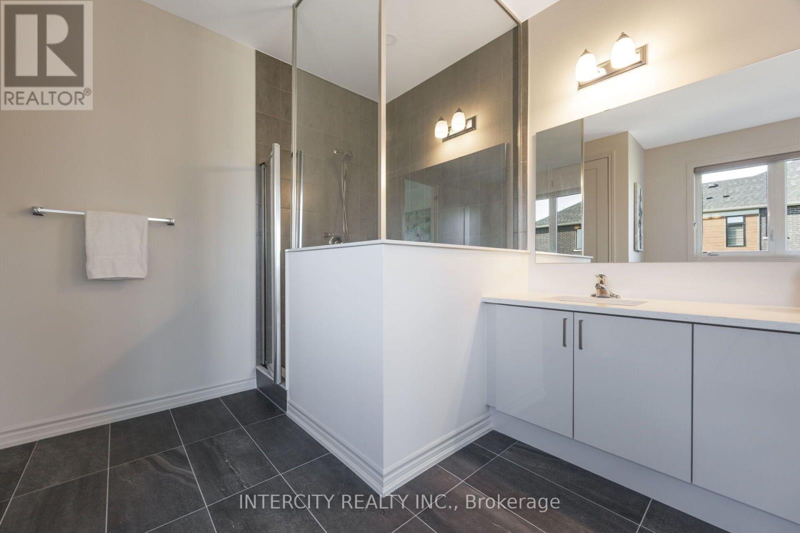 8 ELDERBERRY WAY - 33