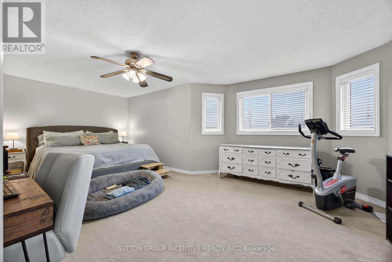 4 DUNNETT DRIVE - 17