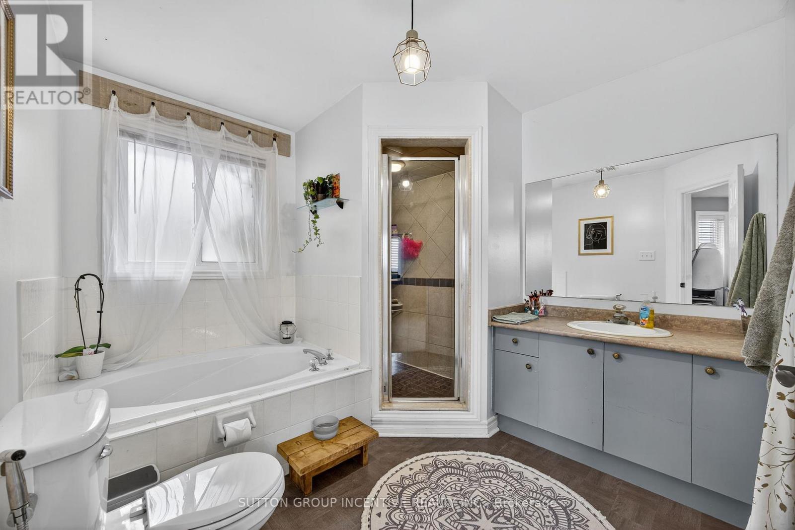 4 DUNNETT DRIVE - 19