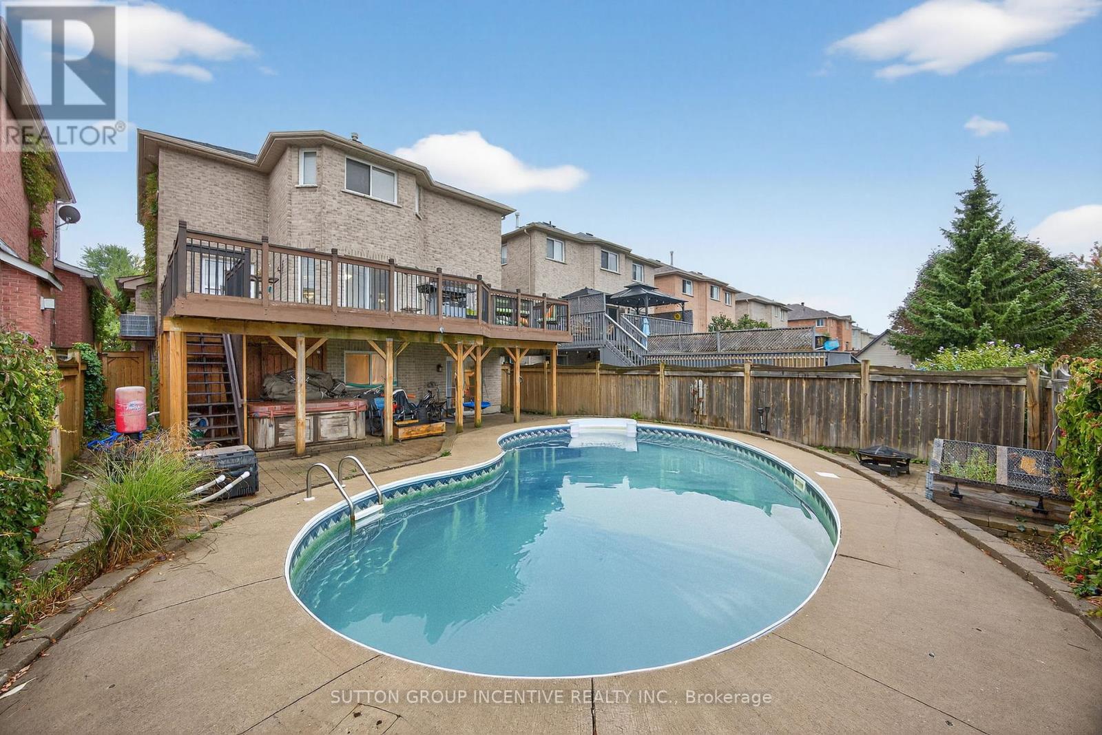 4 DUNNETT DRIVE - 2
