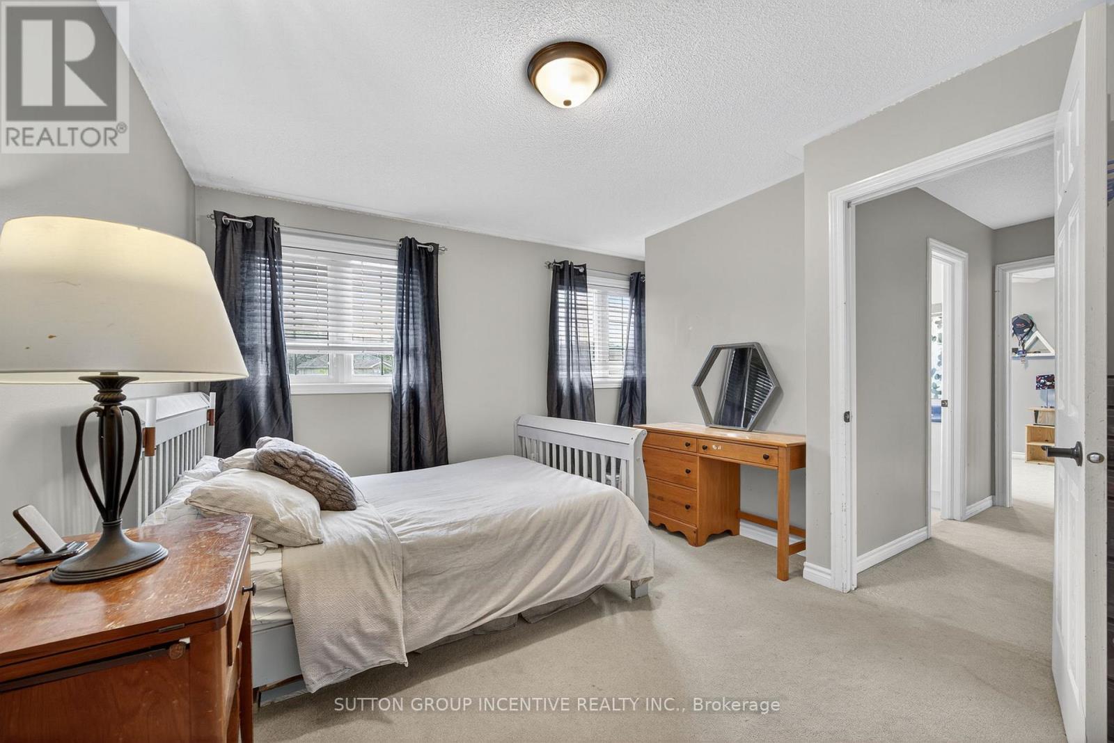 4 DUNNETT DRIVE - 20