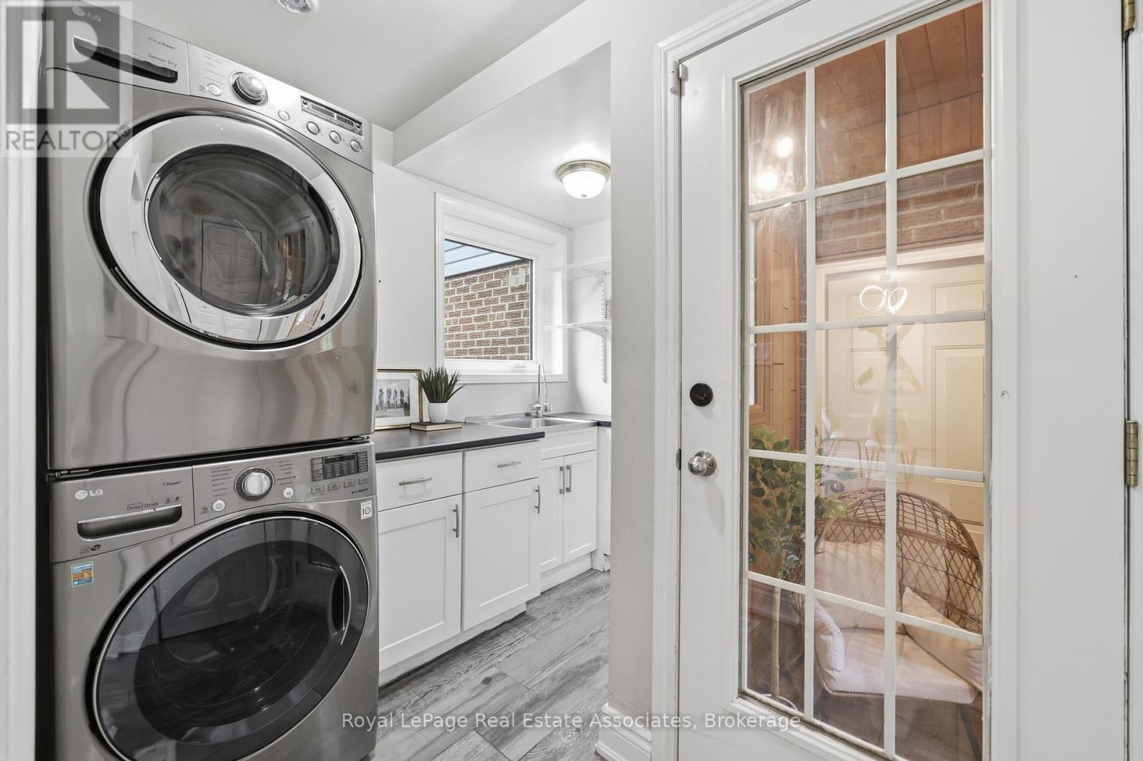 1924 BALSAM AVENUE - 16