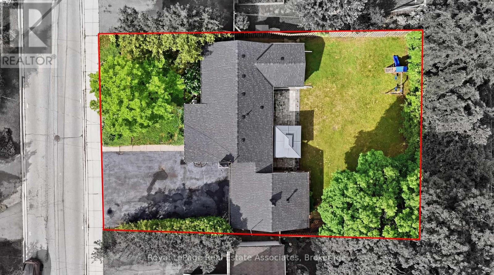 1924 BALSAM AVENUE - 5