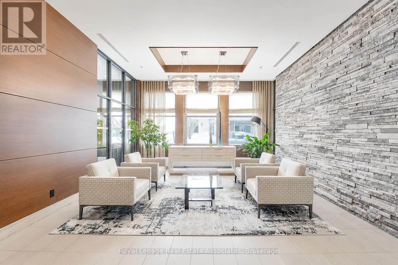 #308 1 HURONTARIO STREET - 33