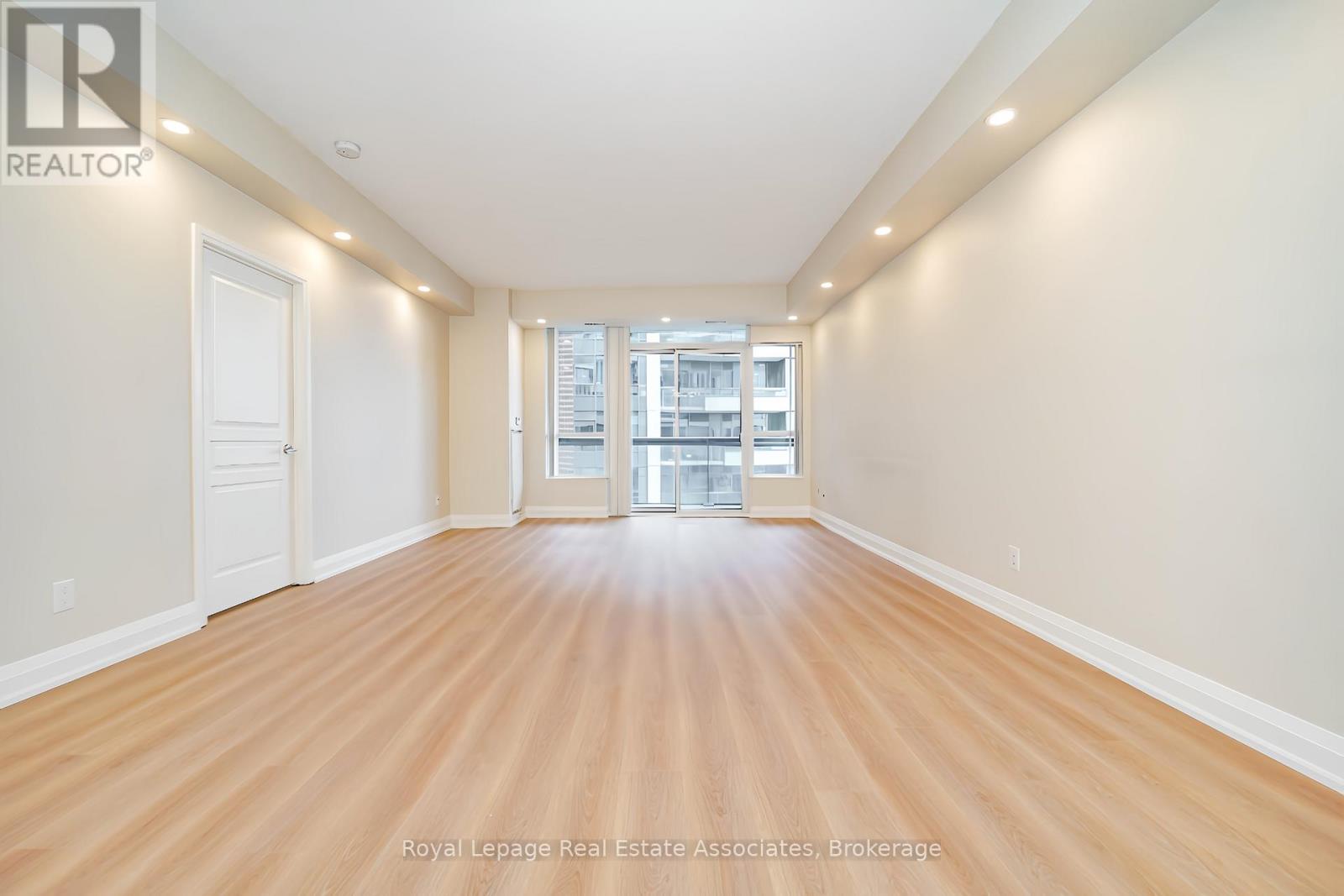 #308 1 HURONTARIO STREET - 7