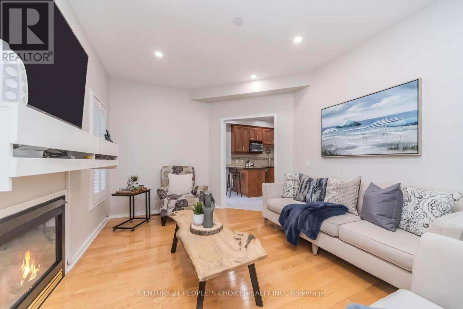 7448 VILLAGE WALK - 11