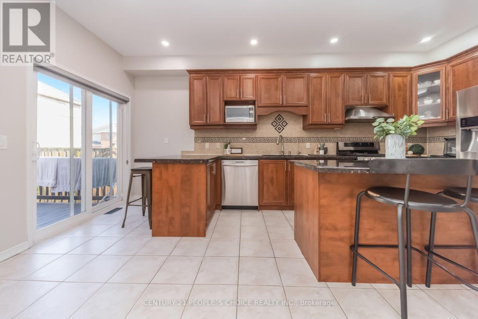 7448 VILLAGE WALK - 17