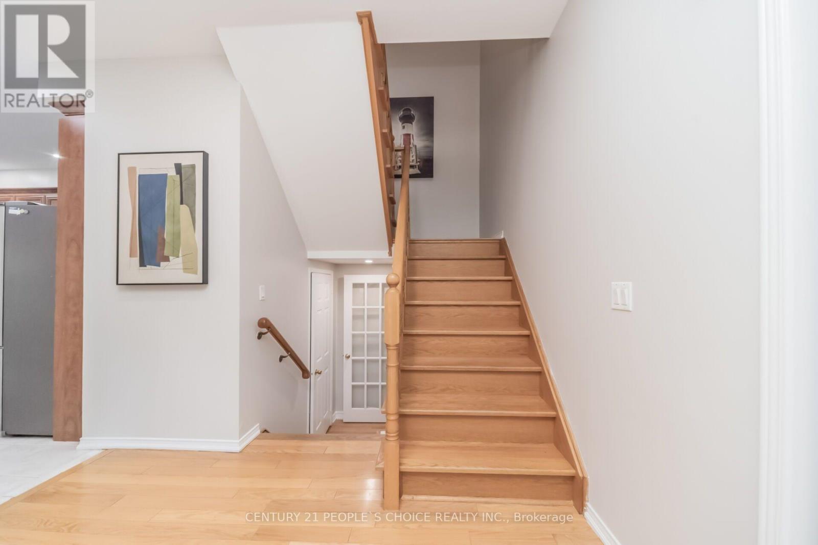 7448 VILLAGE WALK - 19