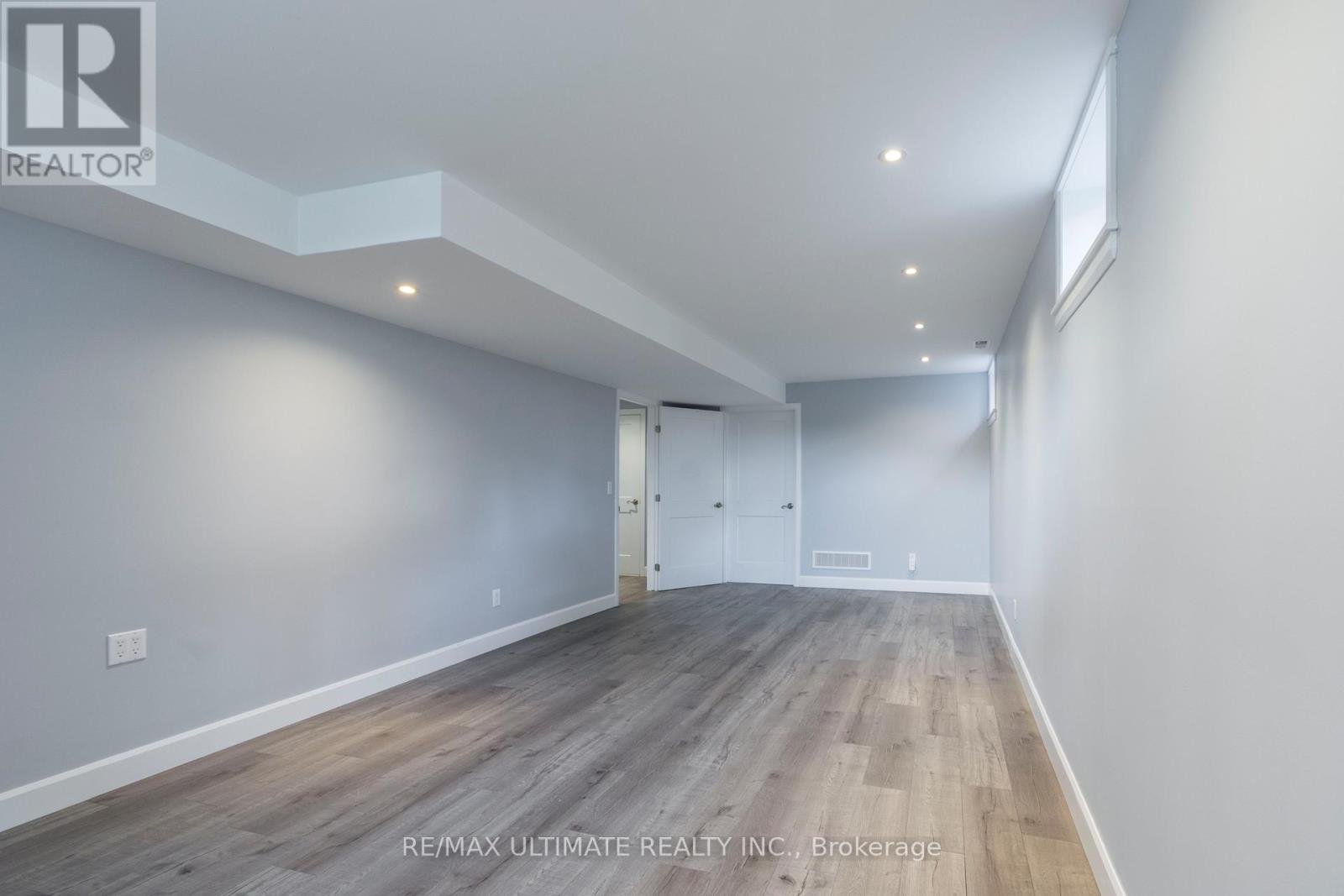 34 BRIARWOOD CRES CRESCENT - 30