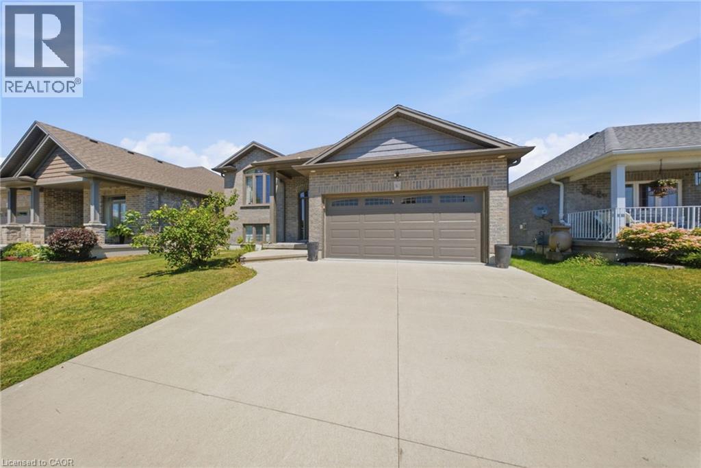 360 DOVER Avenue, Port Dover — photo 2