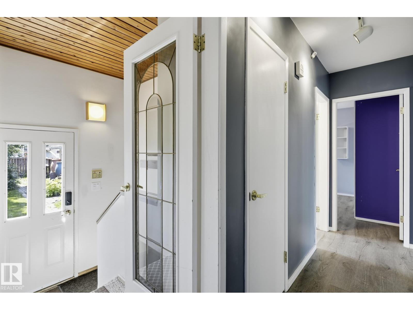 10527 137 AV NW - Image 10