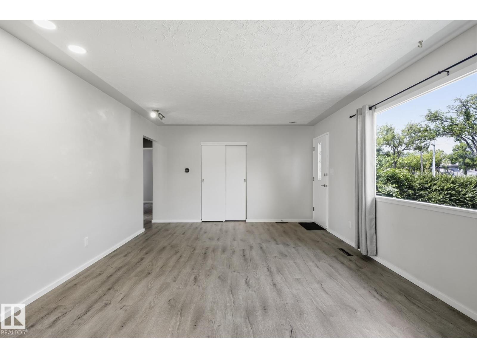 10527 137 AV NW - Image 6
