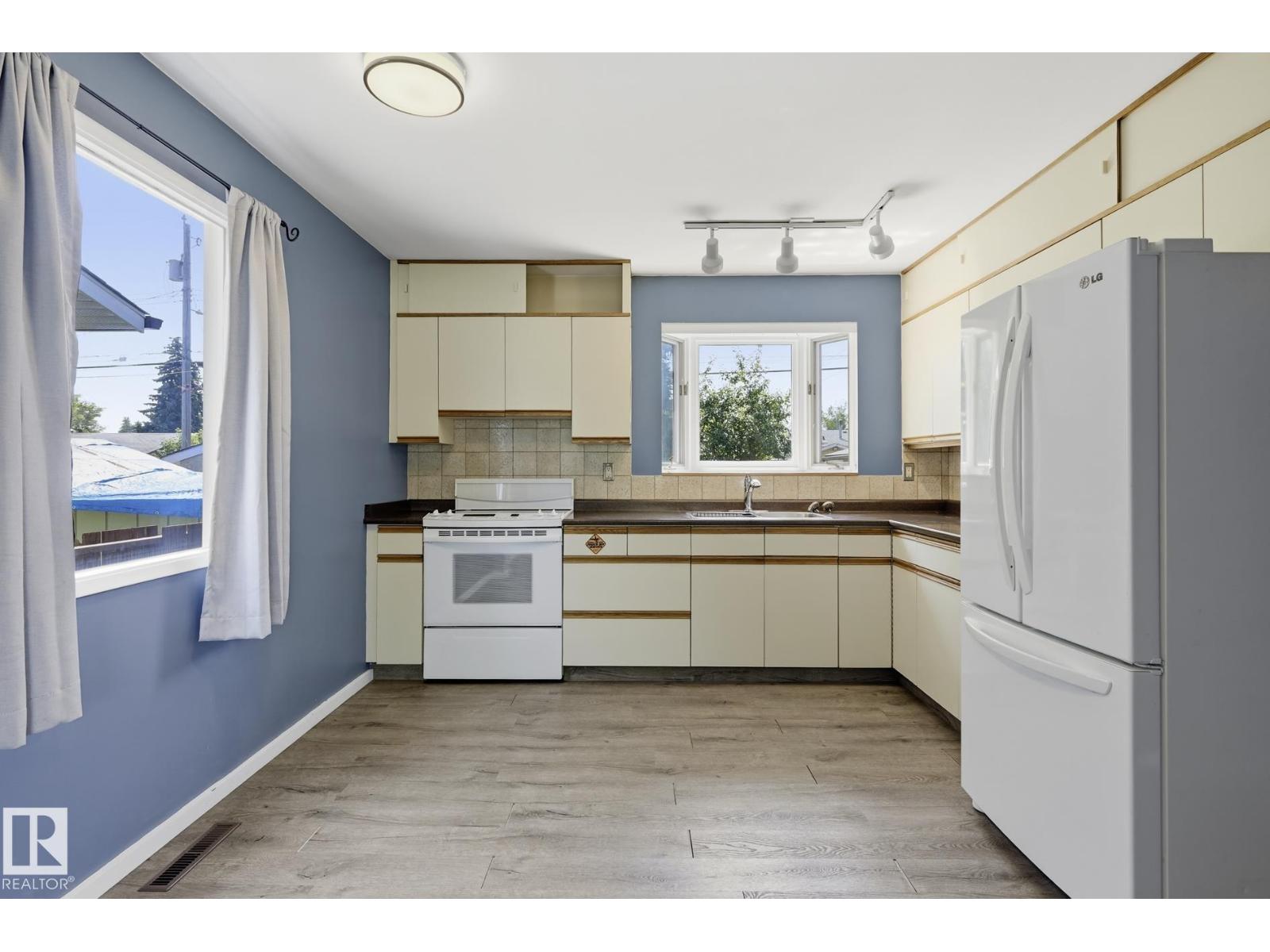 10527 137 AV NW - Image 7