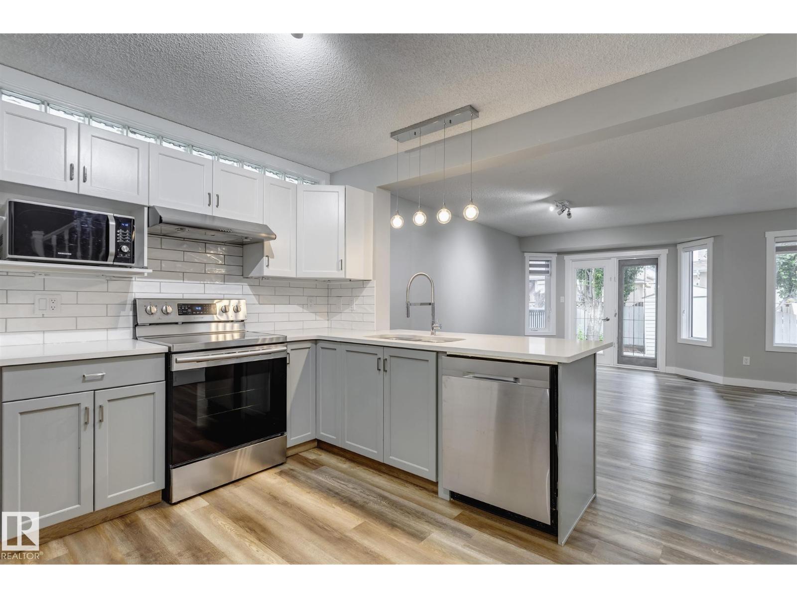 15819 69 ST NW - 4