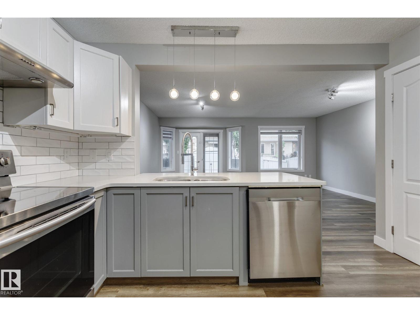 15819 69 ST NW - 8